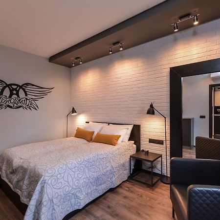 Sofia Dream Apartments - Rock'N'Roll One Bedroom By Flat Mаnager מראה חיצוני תמונה